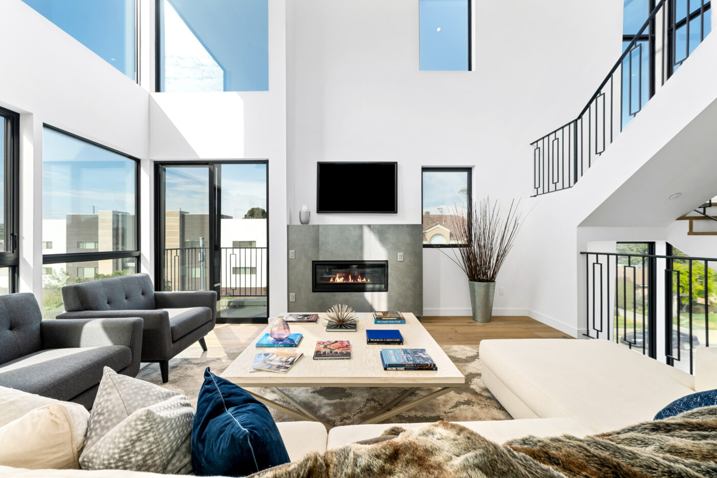 11850 Bella Crt 2 - Living Room